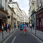 Marais, Sainte-Croix Bretonnerie 2 - 4 Places